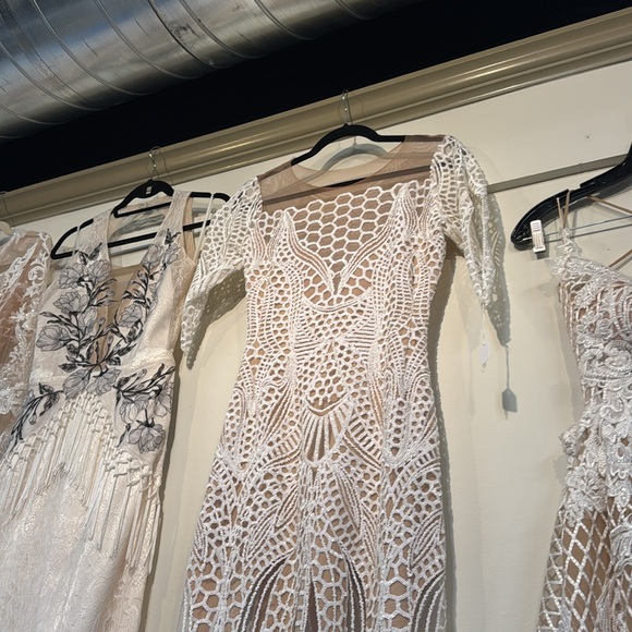 Lucia’sSarto Wedding Dress Sequin Short Sleeve xs - Picture 14 of 16